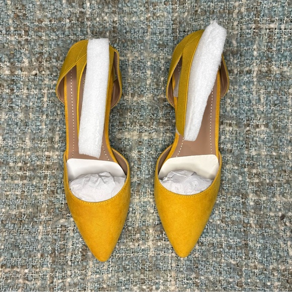 DREAM PAIRS Nicholes Pointed Toe Low Chunky Heel Pumps in Mustard - Picture 7 of 10